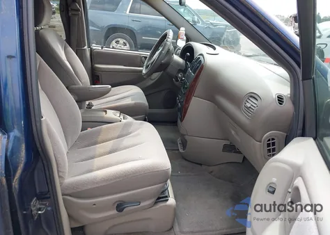 2001 Dodge Grand Caravan Sport from USA, damaged, VIN 2B8GP44G31R143231